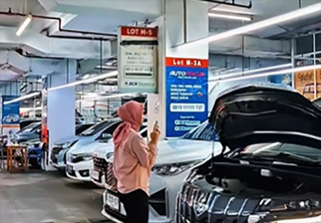 Penampakan salah satu showroom yang ada di Mangga Dua Square/Foto: tangkap layar TikTok boms.jakarta
